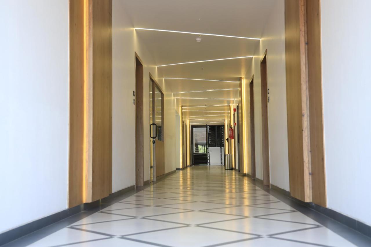 Krown Palace Resort Silvassa Zewnętrze zdjęcie