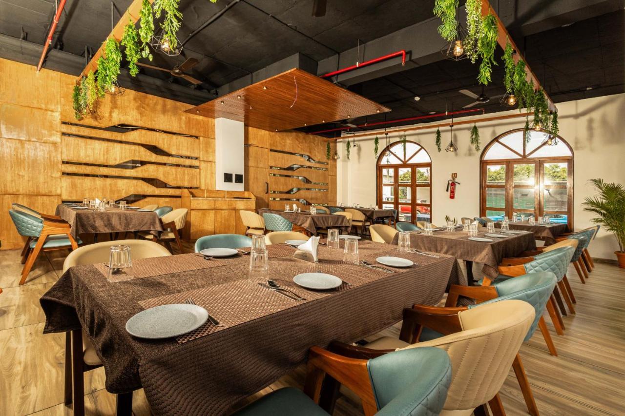 Krown Palace Resort Silvassa Zewnętrze zdjęcie