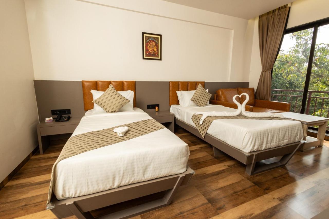 Krown Palace Resort Silvassa Zewnętrze zdjęcie