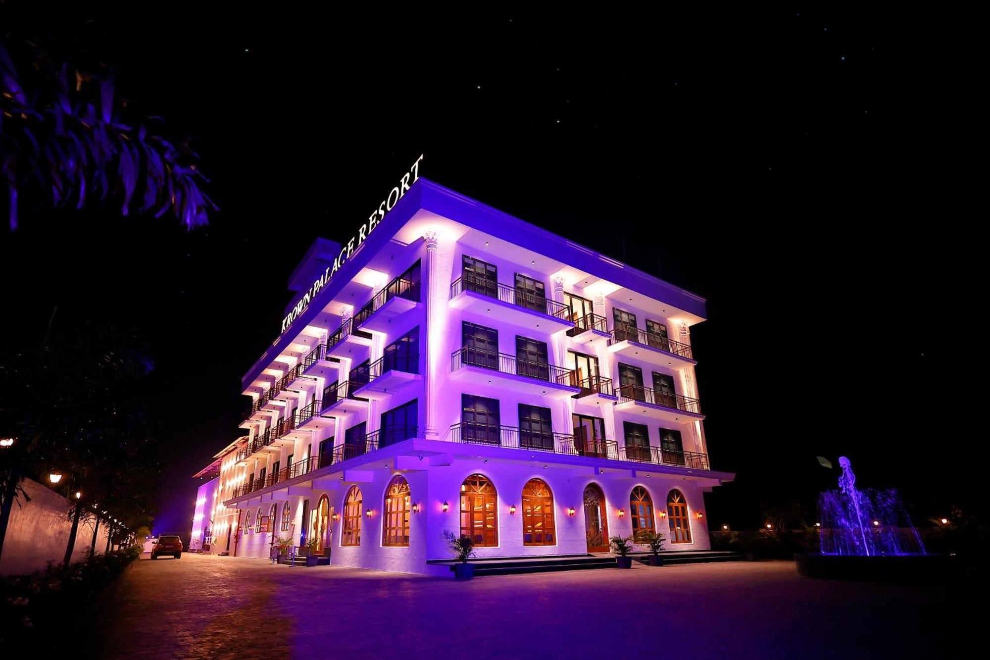 Krown Palace Resort Silvassa Zewnętrze zdjęcie