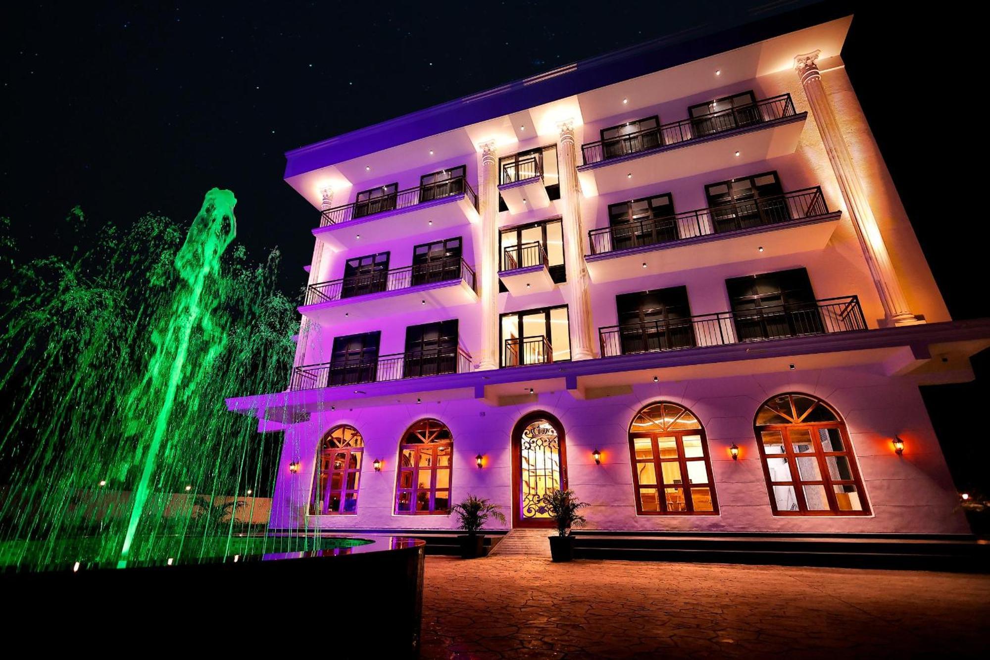 Krown Palace Resort Silvassa Zewnętrze zdjęcie