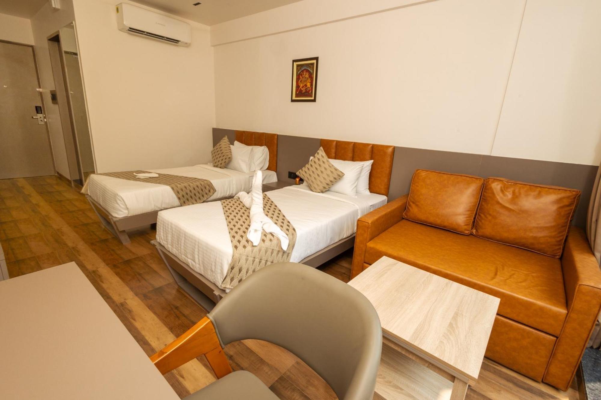 Krown Palace Resort Silvassa Zewnętrze zdjęcie